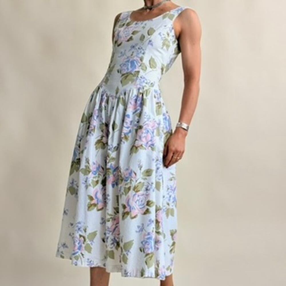 Maggie Lawrence Sport Collection White Floral -100% Cotton- (Fits S)